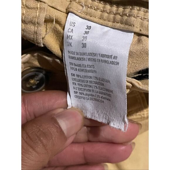 American Eagle Khaki Short - Picture 3 of 4